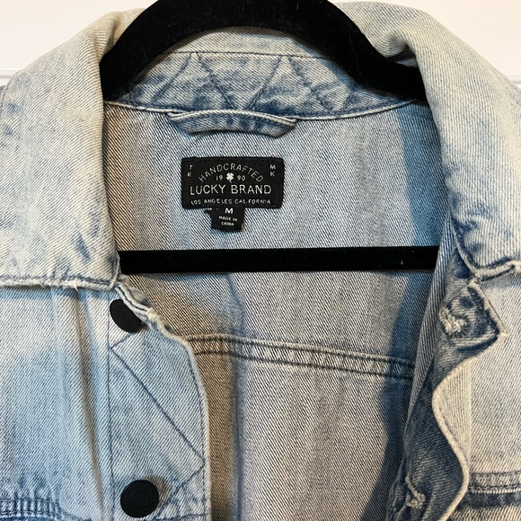 [SOLD] LUCKY BRAND Light Wash Denim Jacket - Picture 2 of 5